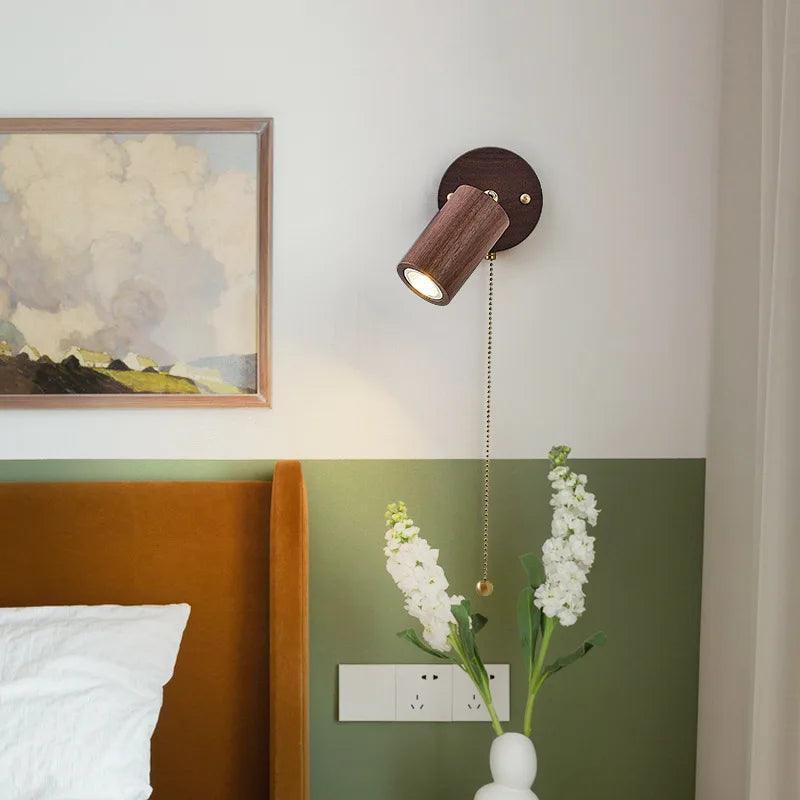 Applique Arlo | Spot LED orientable en noyer et laiton