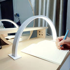 Lampe de bureau LED croissant de lune | USB, 3 coloris