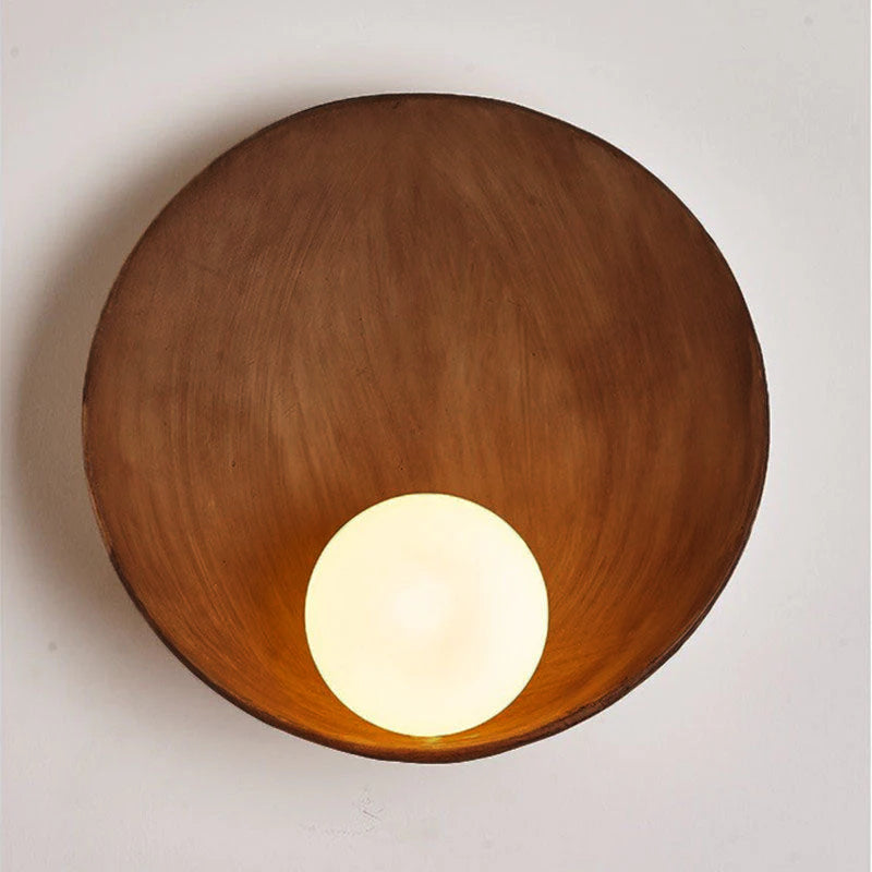 Applique murale ronde minimaliste | Résine et fer, 23 cm