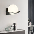 Applique Makar | Globe en verre opalin, 3 coloris