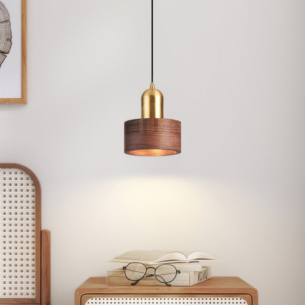 Suspension cylindrique | Noyer et laiton, style japonais