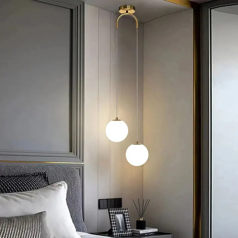 Suspension Luna | Globe en verre opalin, 1 ou 2 têtes