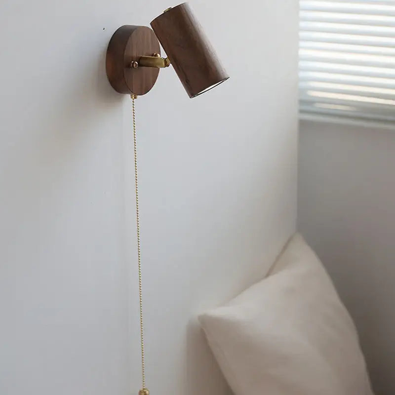 Applique Arlo | Spot LED orientable en noyer et laiton
