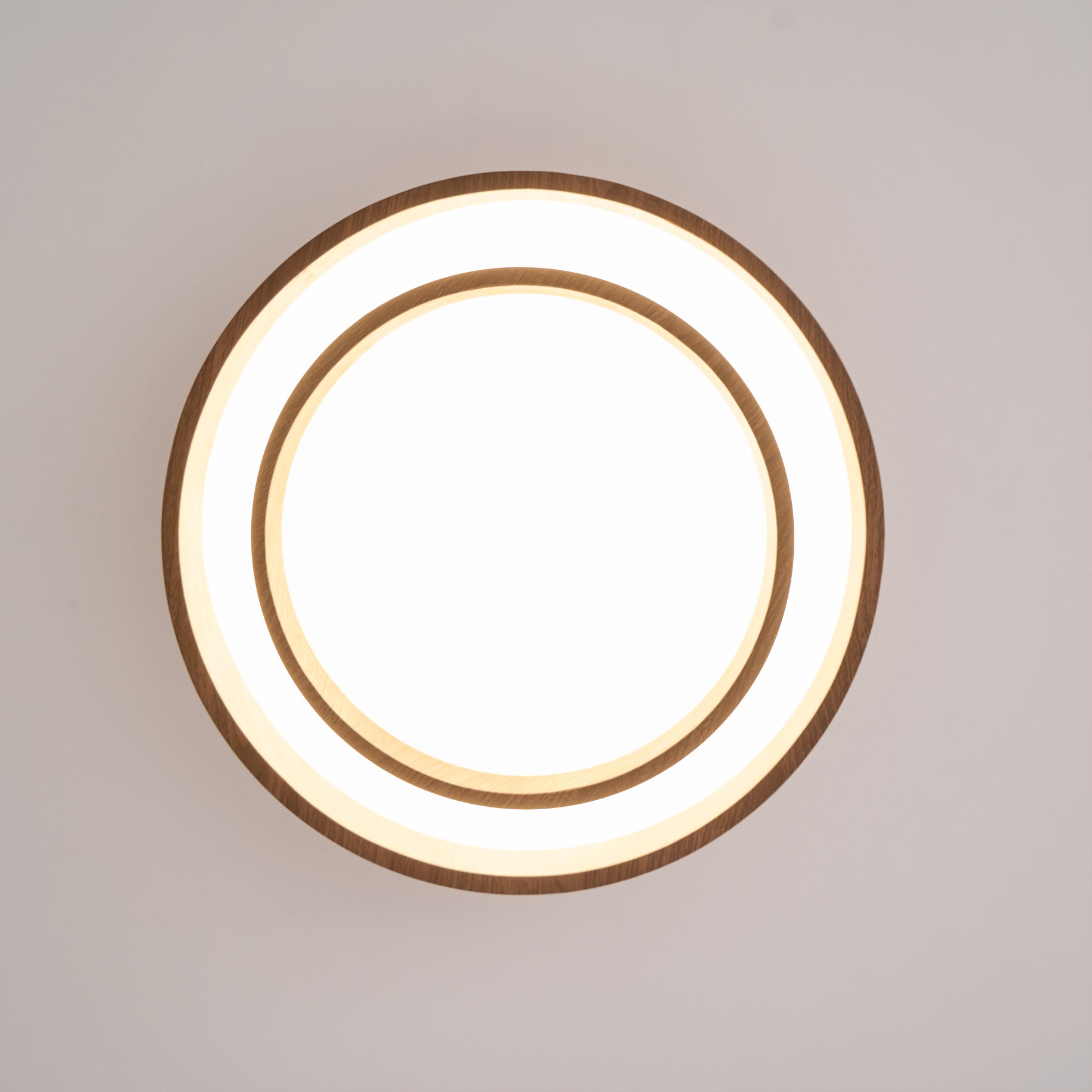 Plafonnier Vaako LED | Finition noyer, Ø 40 ou 50 cm