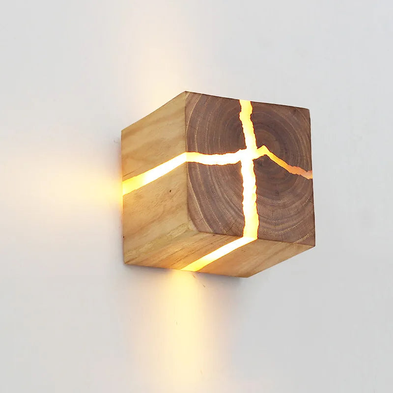 Applique WoodAura | Bois massif sculpté main et résine, 8 cm