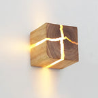 Applique WoodAura | Bois massif sculpté main et résine, 8 cm