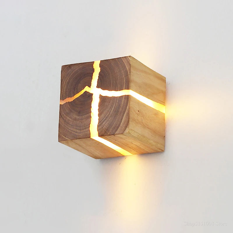 Applique WoodAura | Bois massif sculpté main et résine, 8 cm