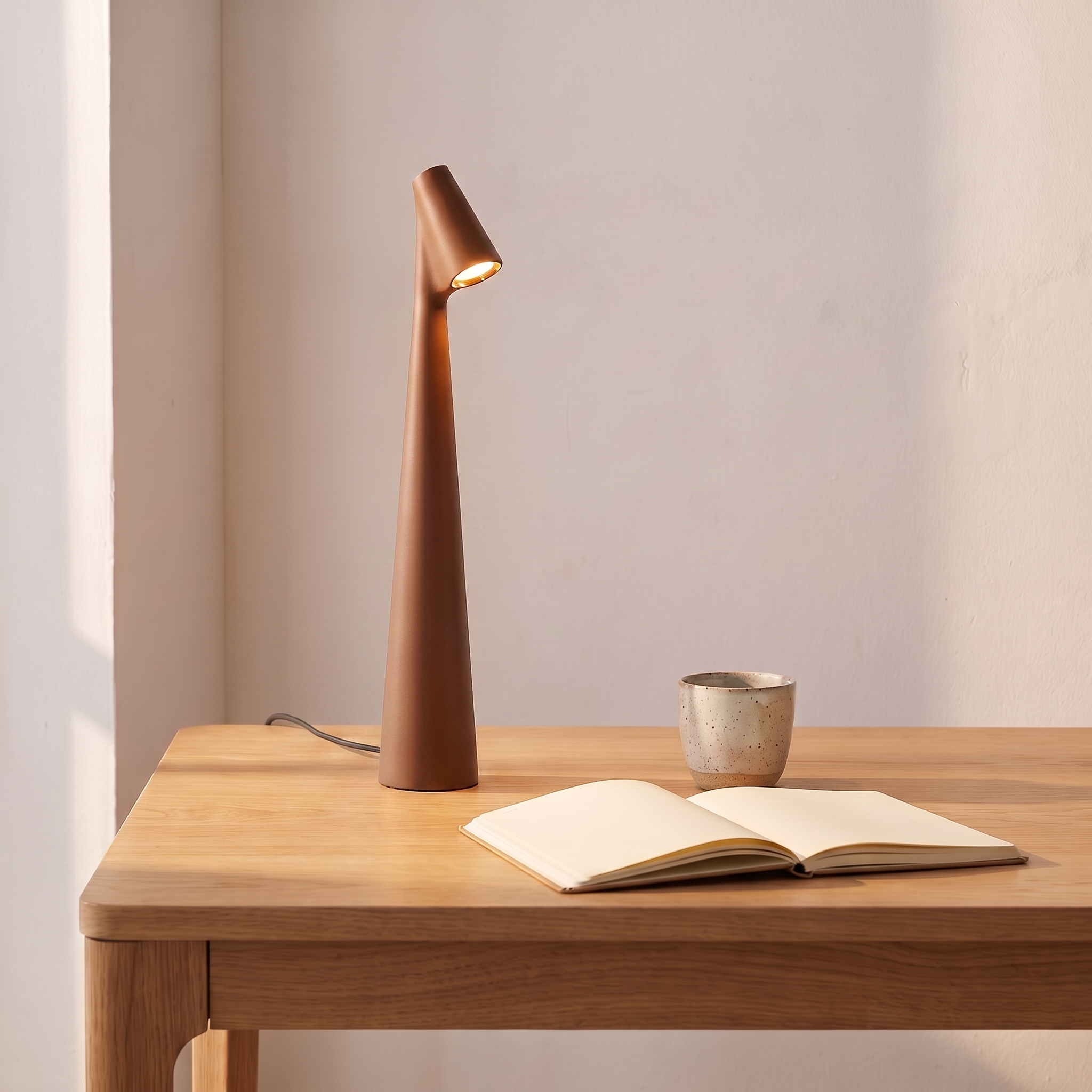 Glowora, lampe à poser LED brune