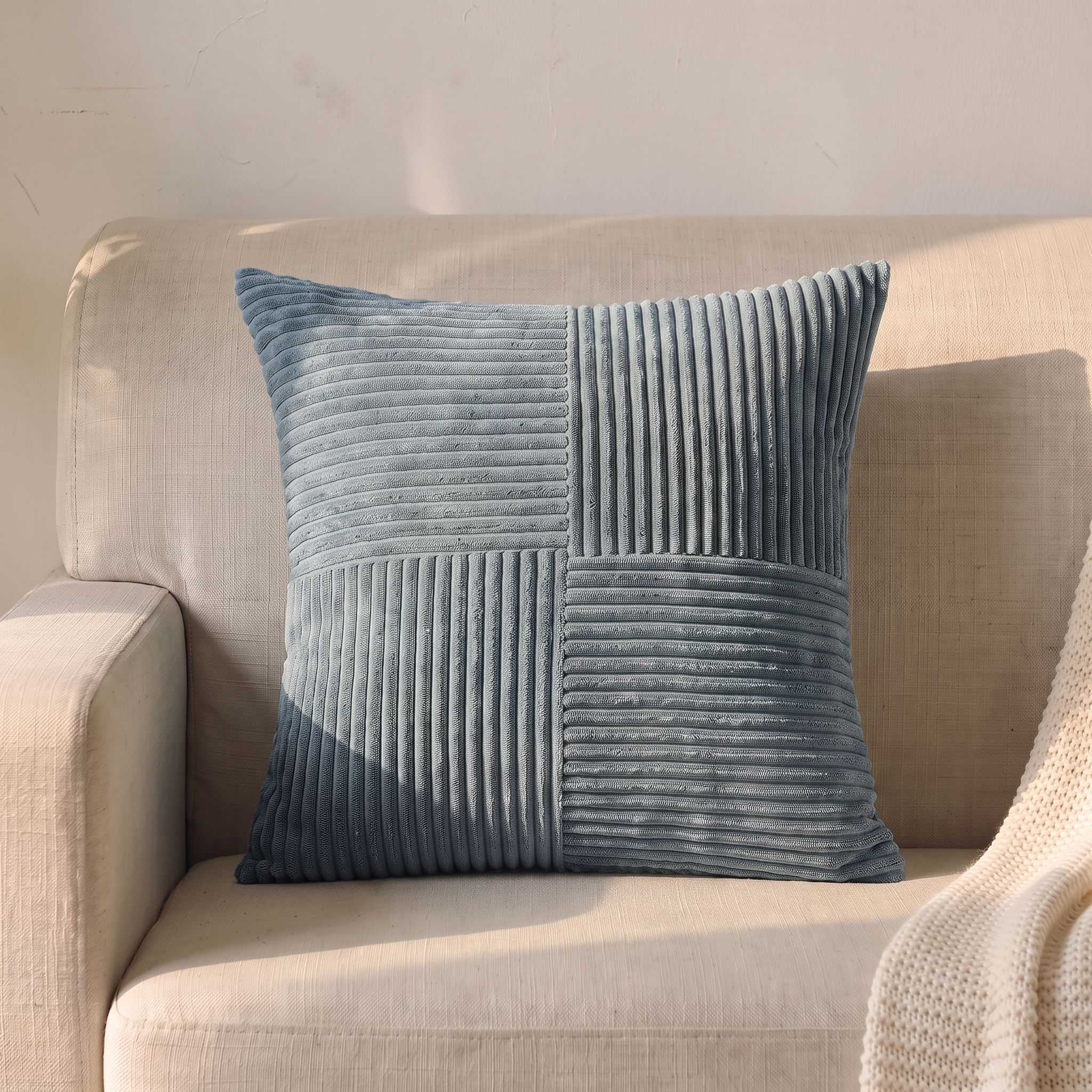 Housse de coussin velours côtelé bleu, 45 × 45 cm