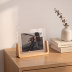 Cadre photo en U acrylique et bois, modèle horizontal, bureau scandinave