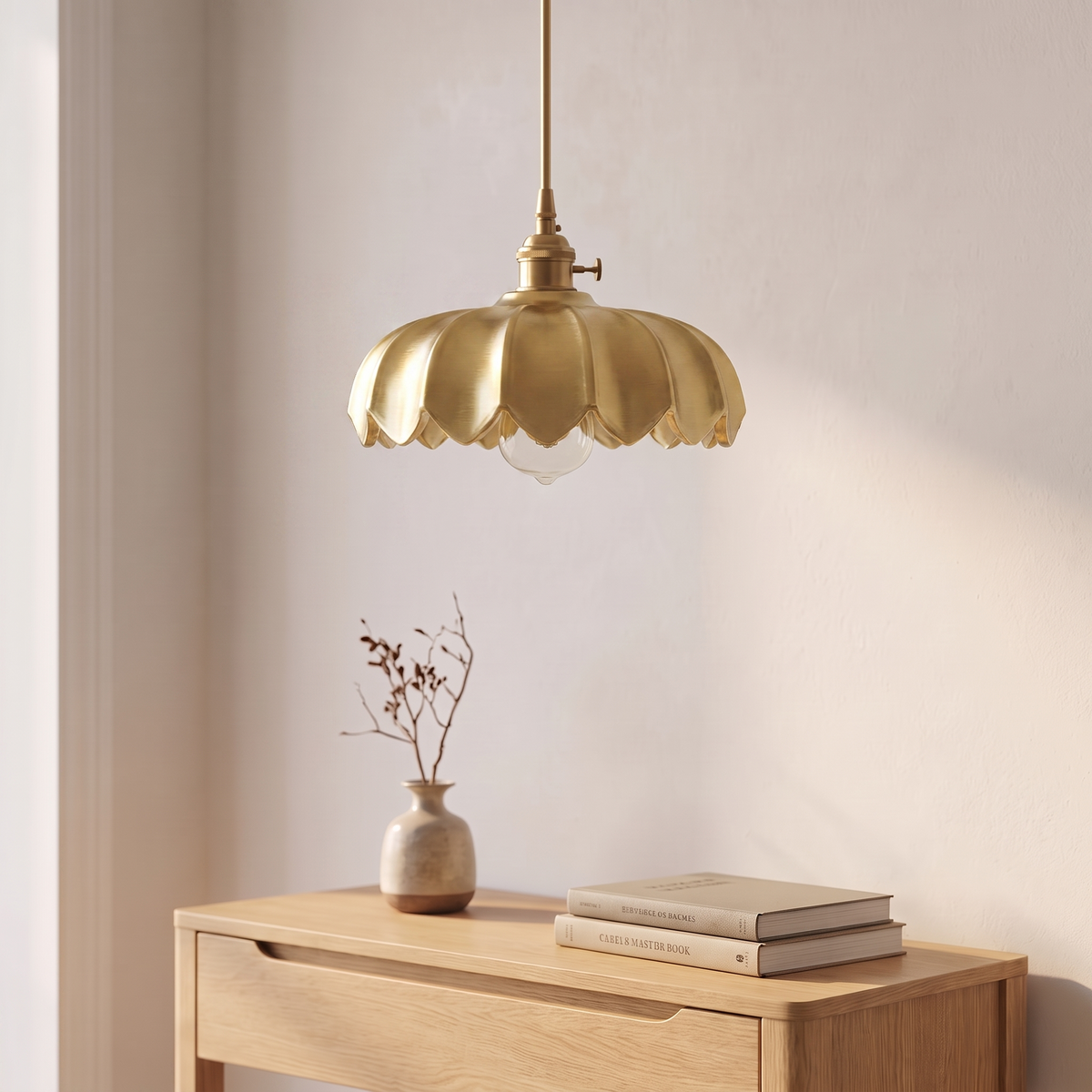 Suspension fleur vintage, coloris doré, entrée scandinave
