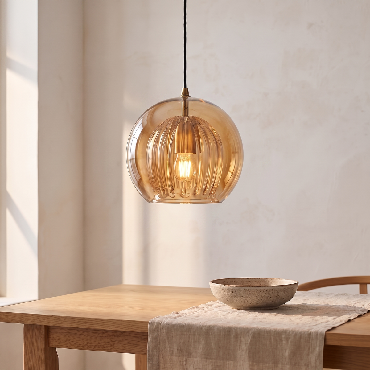 Suspension en verre nervure LuxeSphere, cognac, salle a manger scandinave