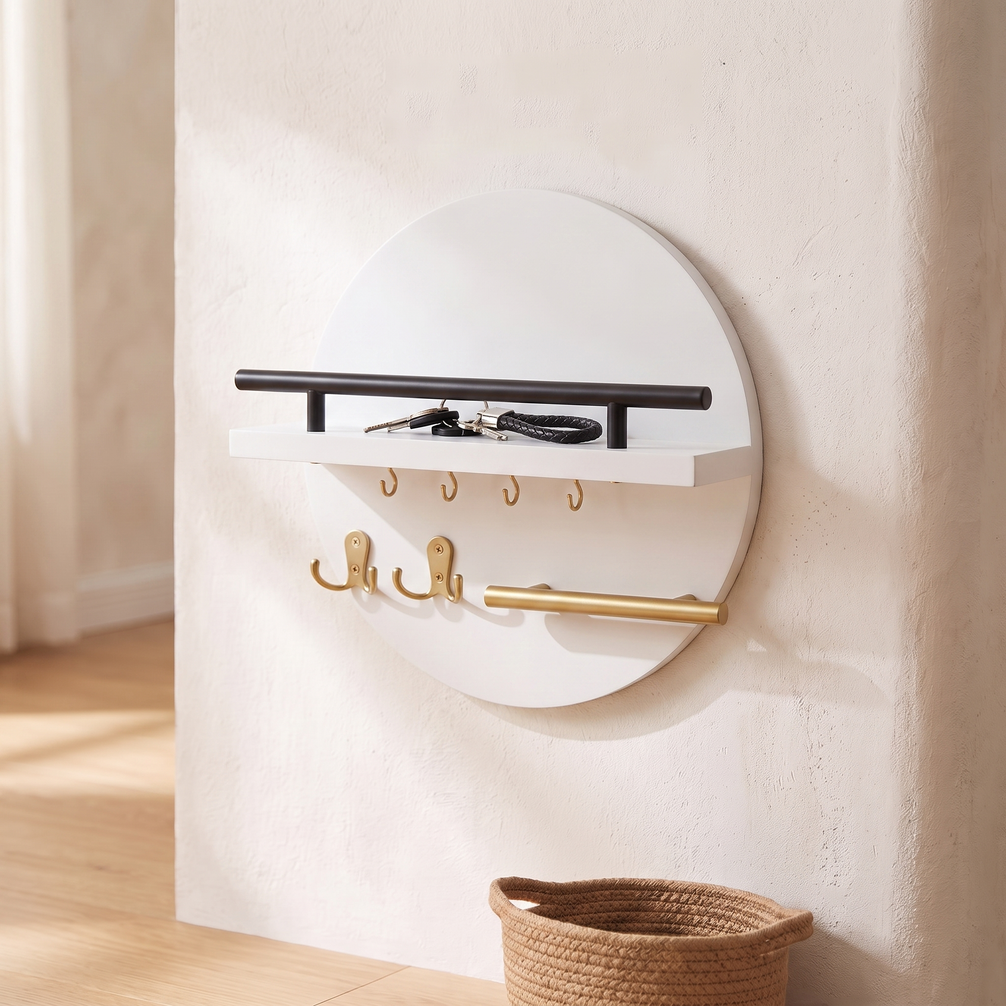 Porte-clés mural rond en bois, coloris blanc et doré, entrée scandinave