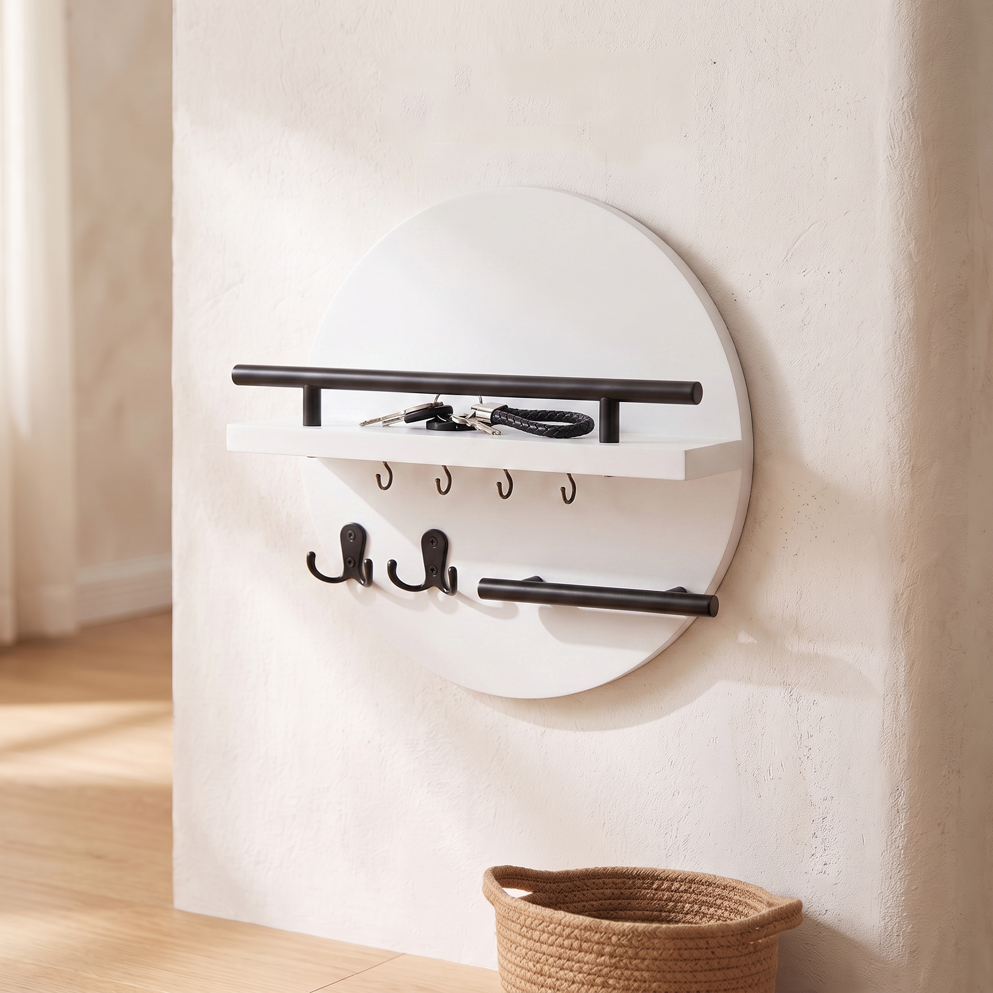 Porte-clés mural rond en bois, coloris blanc et noir, entrée scandinave